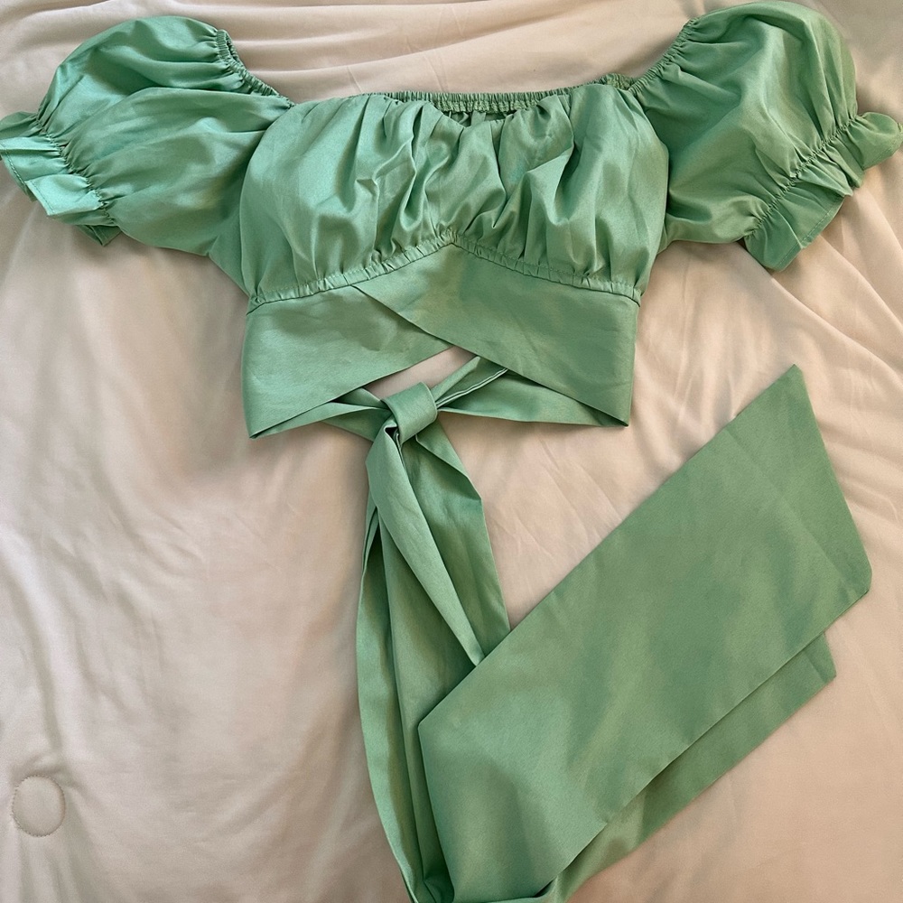 Green puffy off the shoulder crop top